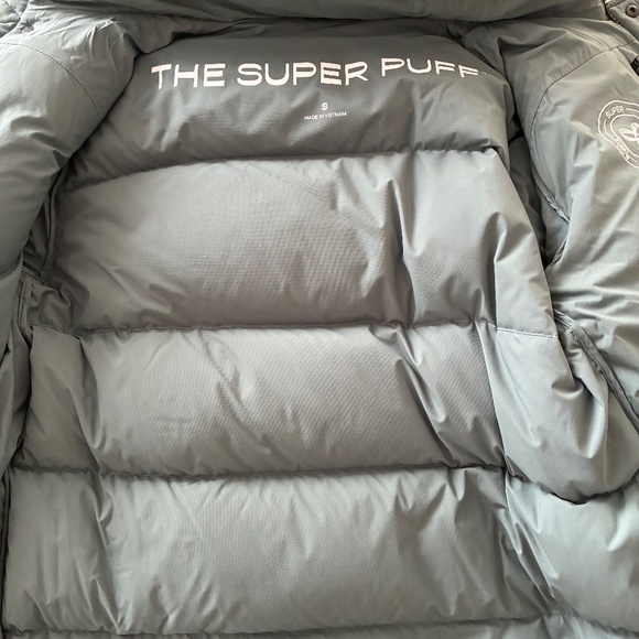 [S] Aritzia super puff in kelp green - Picture 3 of 5